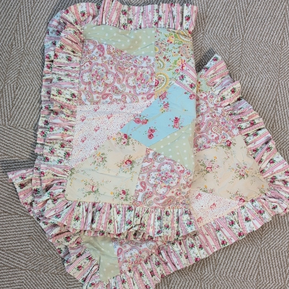 Taylor Linens Floral Patchwork Quilt Pillow Shams Ruffle Edges Stripes Standard